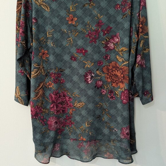Roz & Ali Women's Muted Green Floral Print 3/4 Sleeve Pullover Blouse. Size 2X. - Picture 3 of 7